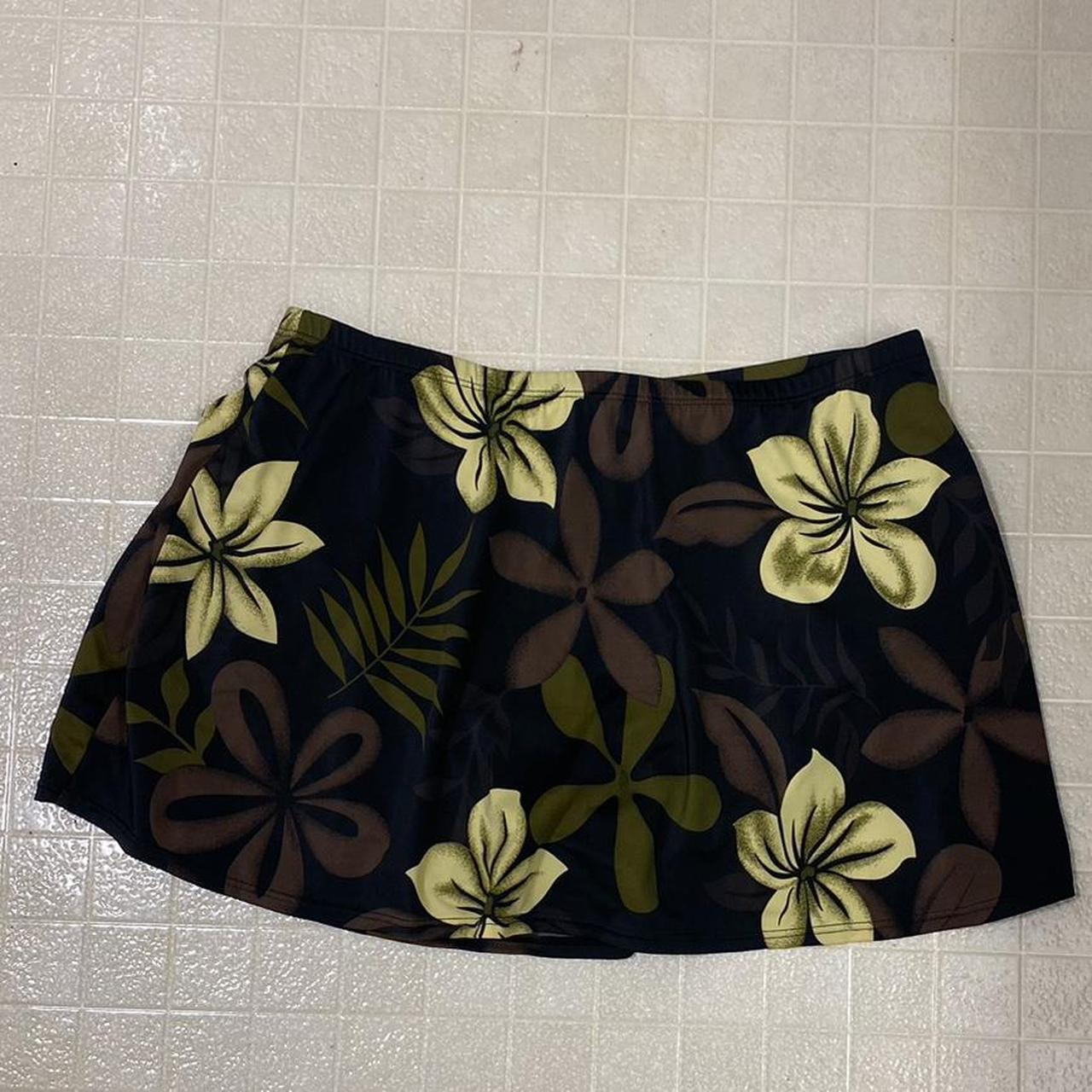 Summer Hawaiian flower miniskirt - Depop