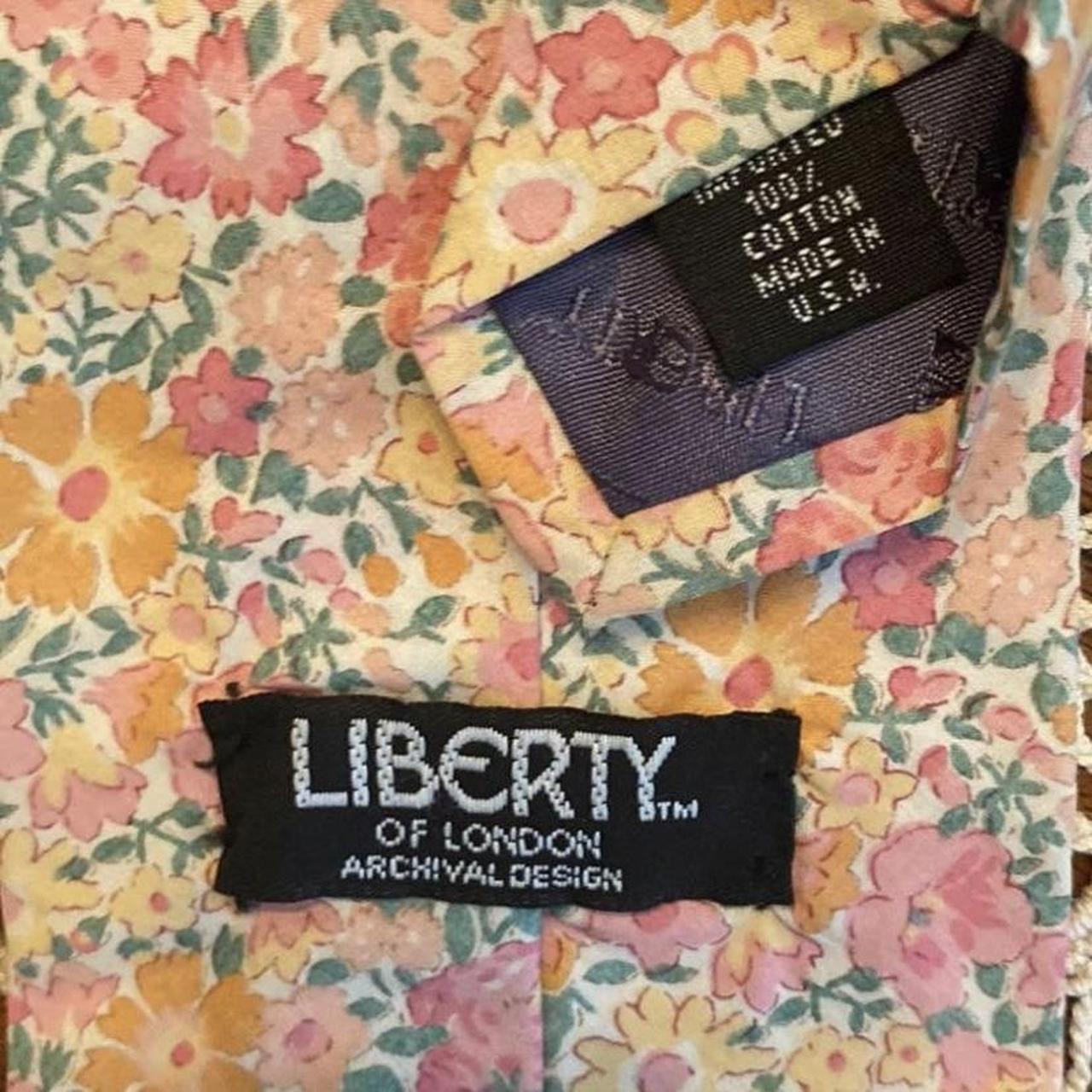 Liberty London Men's Pink and Blue Accessory (2)