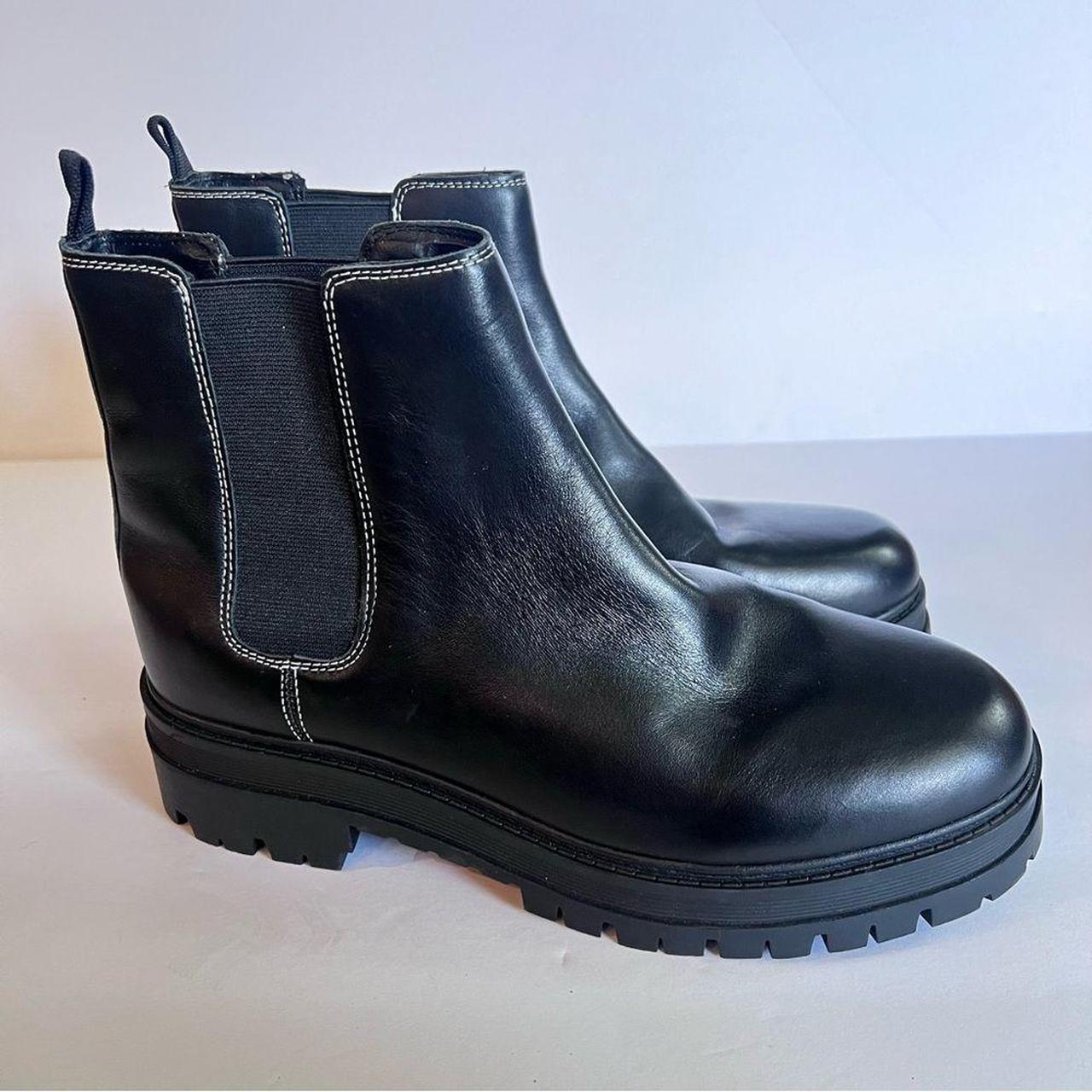 Marc fisher outlets black chunky boots