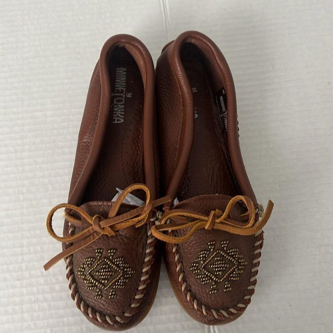 ミネトンカ　Minnetonka deerskin beaded moc Amazon.com | Minnetonka Women's Deerskin Beaded Moccasin