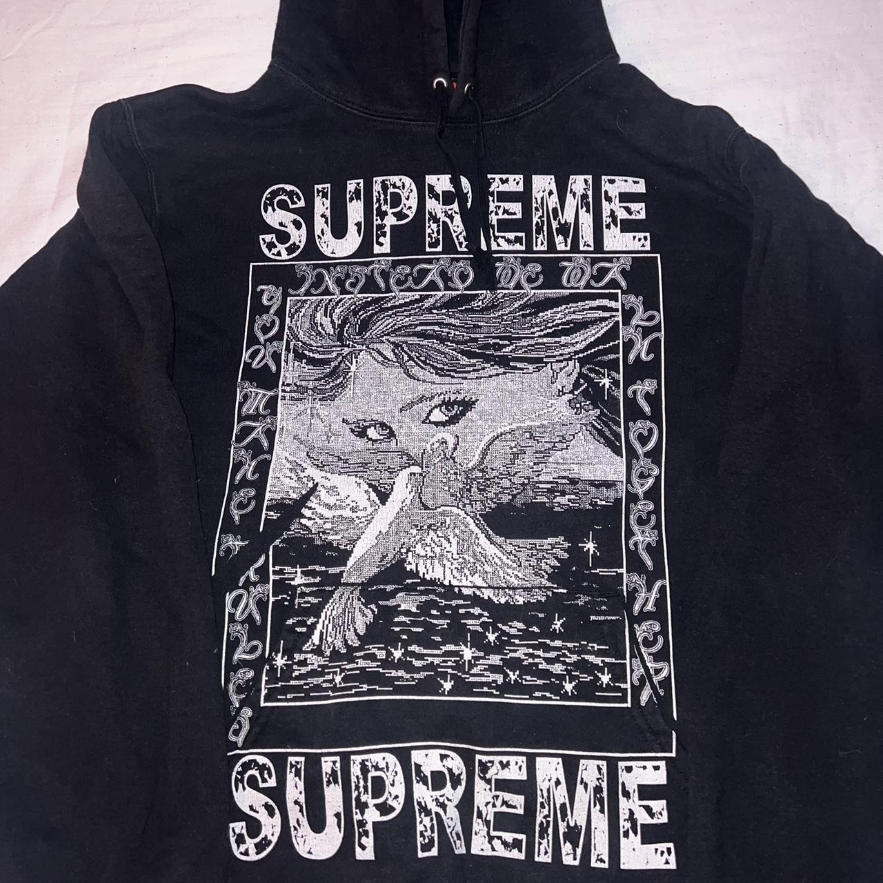 Supreme Dove Hoodie. It s been worn only a couple