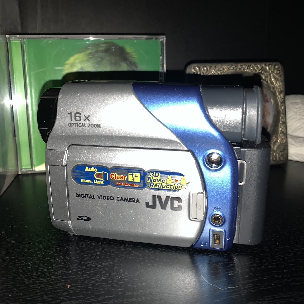 JVC camcorder The screen is black, the time and all... - Depop