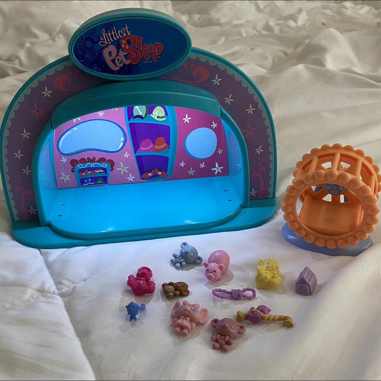 littlest pet shop light up stage with accessories... Depop