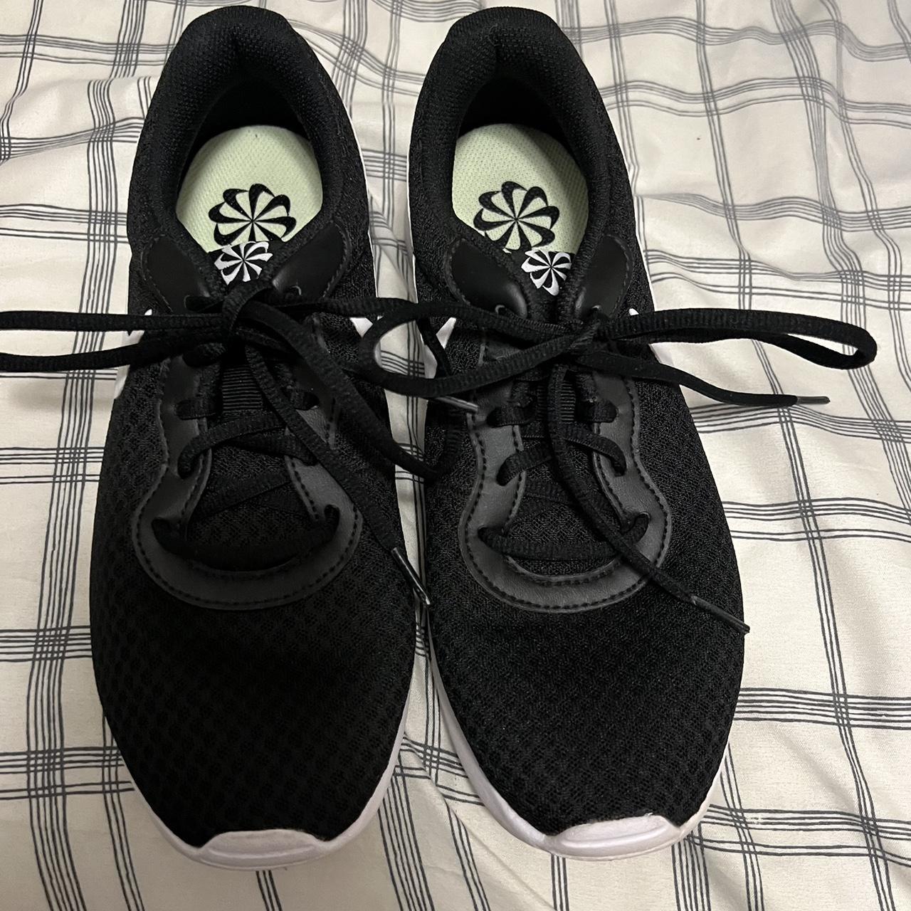 womens black nike running trainers