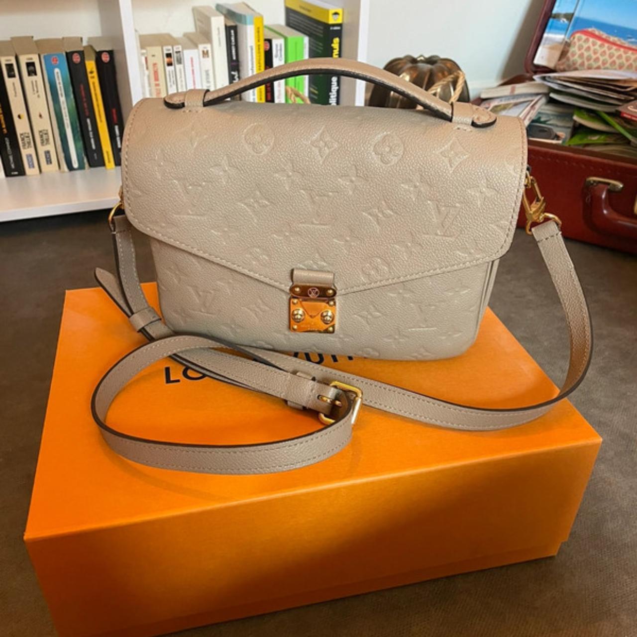 Pochette Metis Louis Vuitton Pochette Metis en cuir... Depop