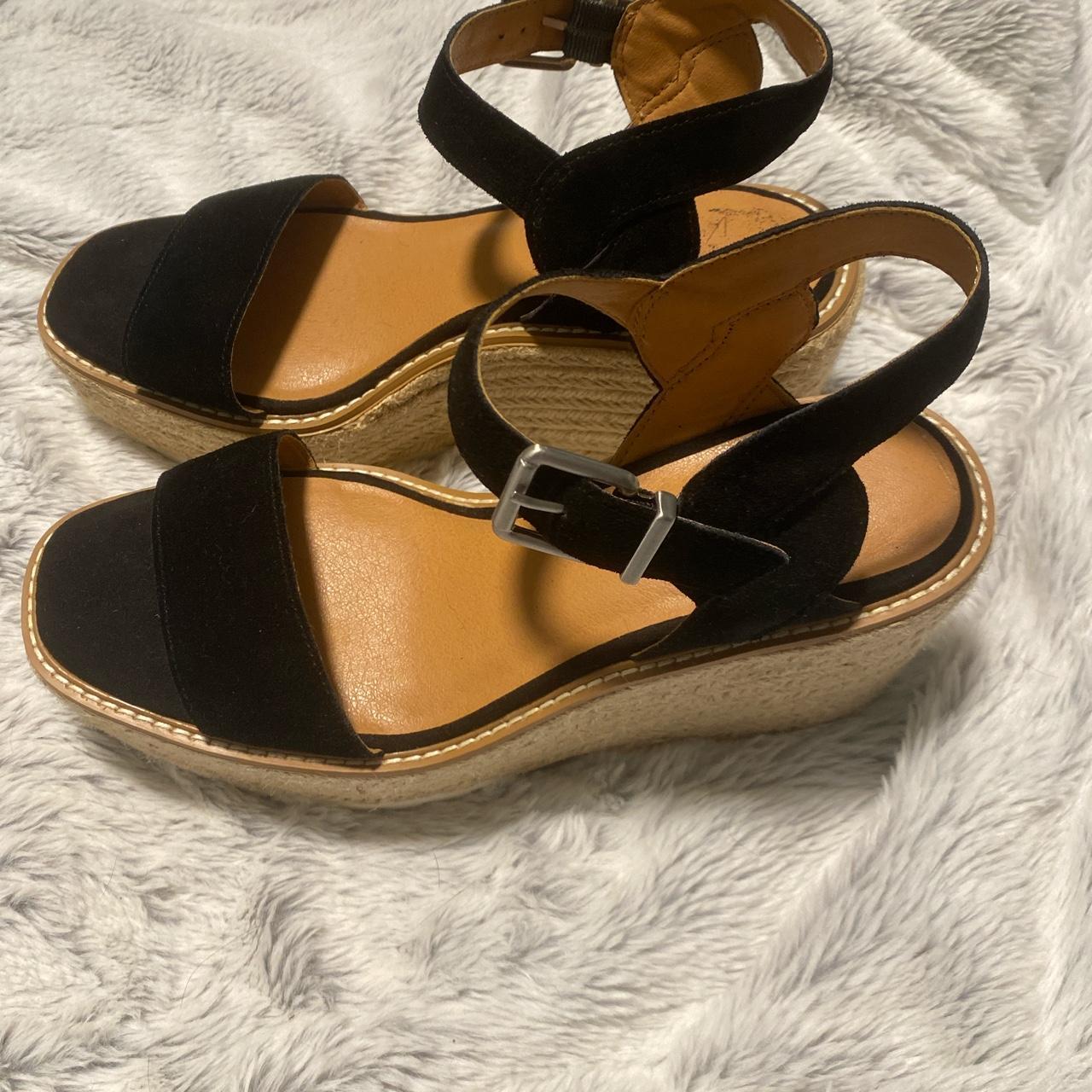 Crown vintage sandals - super comfortable - size 8.5... - Depop