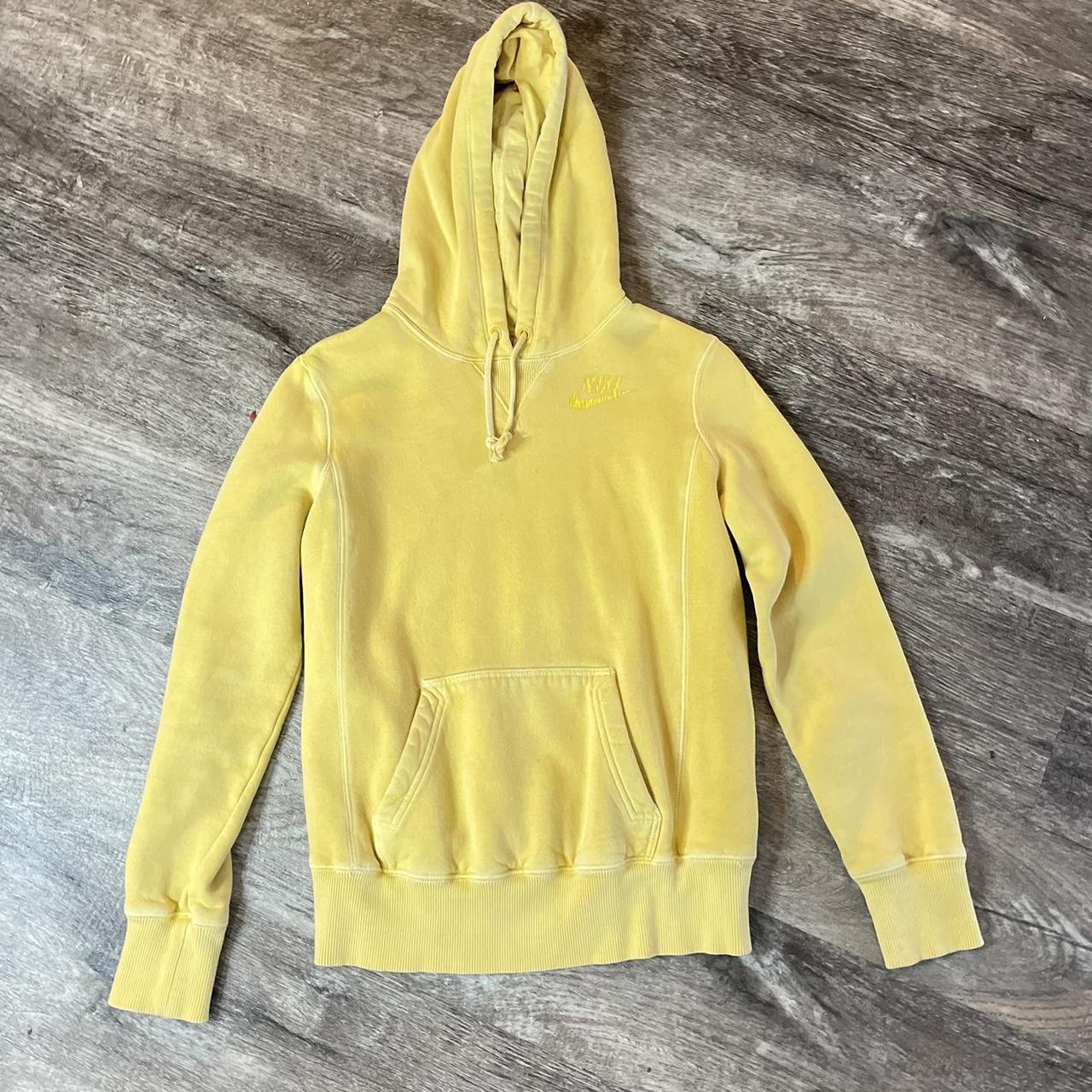 Pale yellow nike sweatshirt hotsell