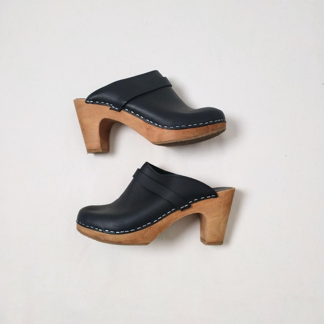 Women's Black Clogs | Depop