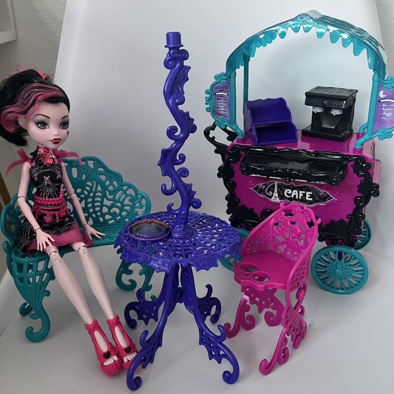 Игровой набор 'Кафе' и кукла 'Дракулаура', Школа монстров, Monster High Mattel [Y7719]