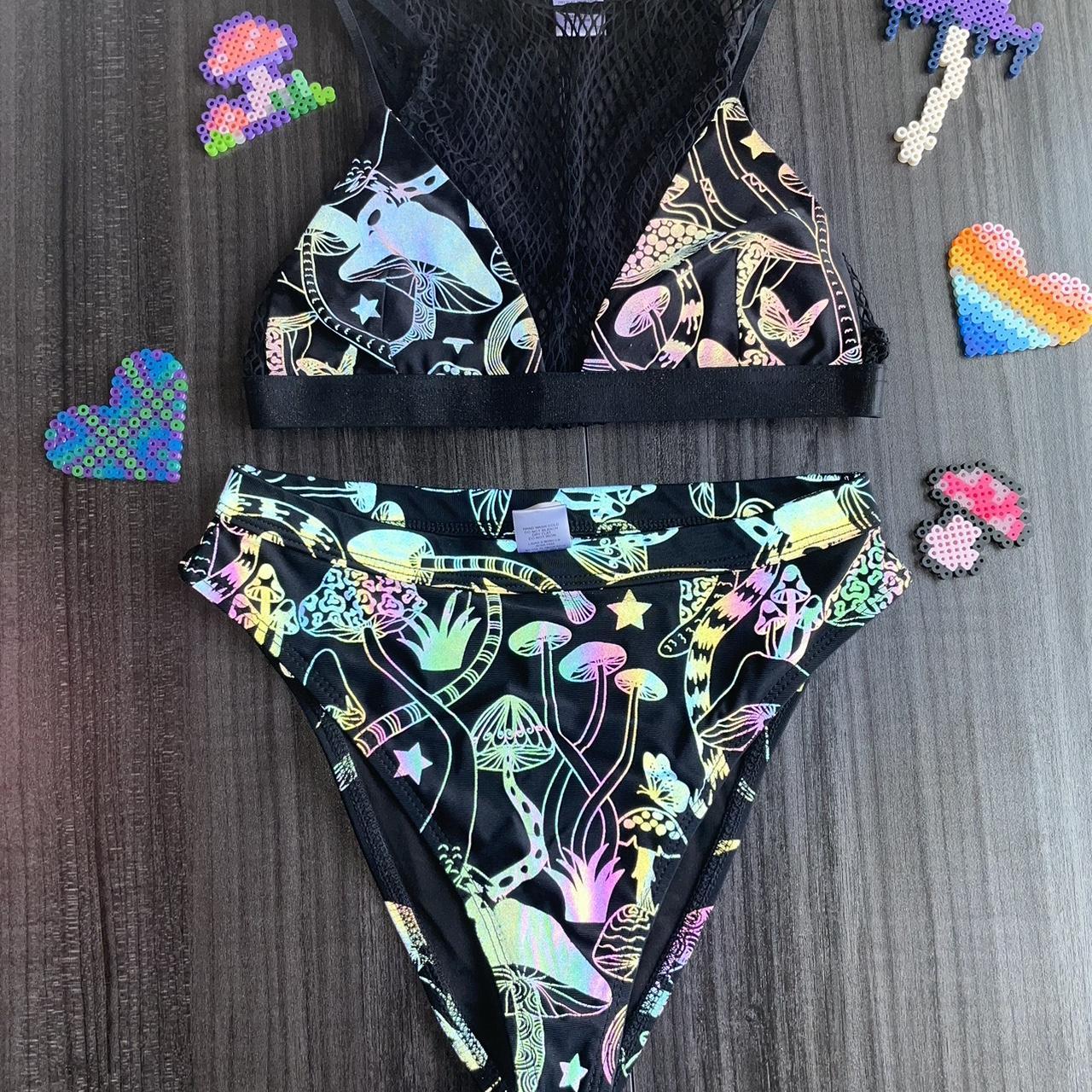 Iheartraves set top is size XL and bottoms are a - Depop