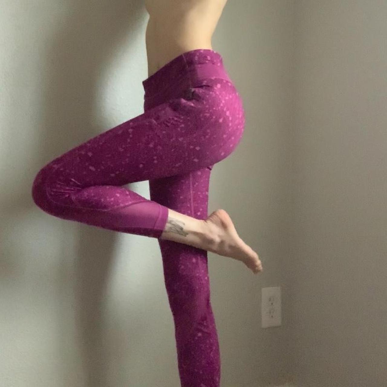 Lululemon purple violet leggings size 4 (I’m a size