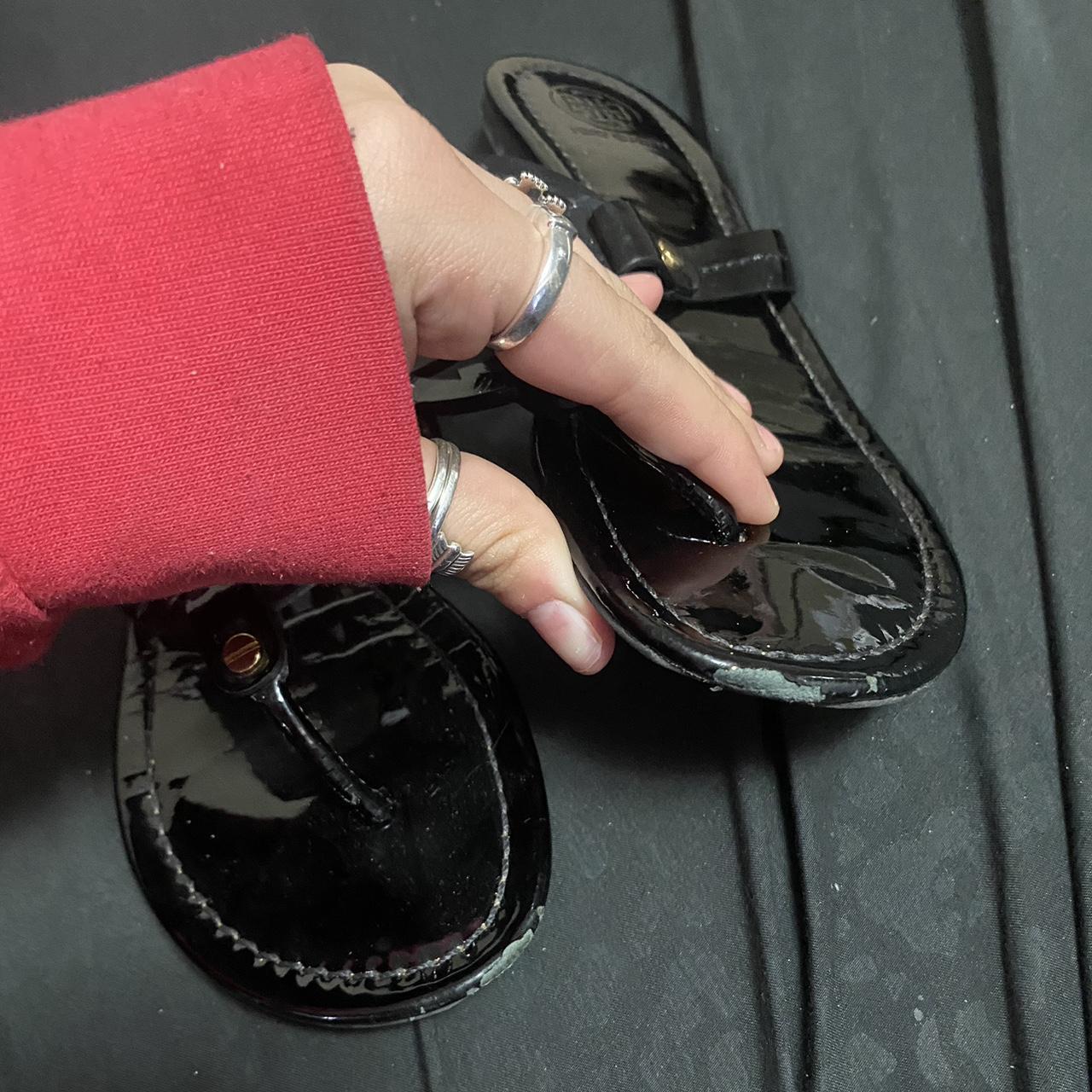 Tory Burch Women's Black and Gold Sandals | Depop