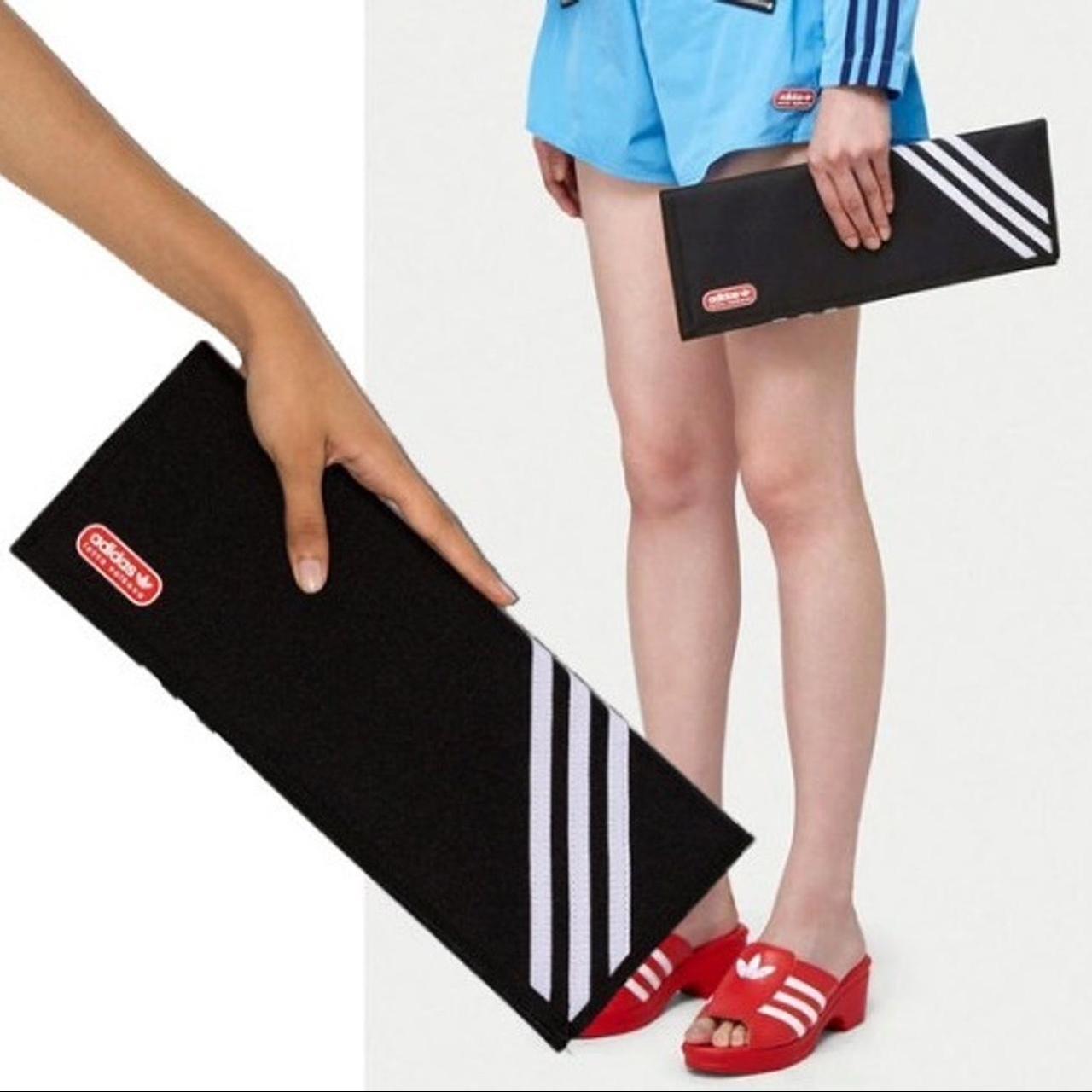 正品★adidas x Lotta Volkova アディダスクラッチバッグ財布 正品☆adidas x Lotta Volkova アディダスクラッチバッグ財布