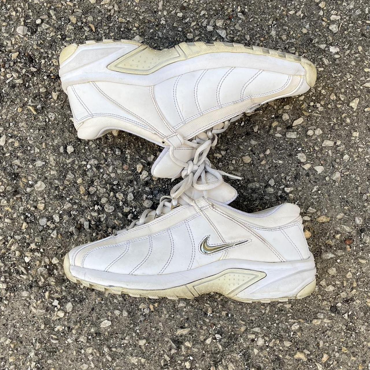 nikeshoes under 2000