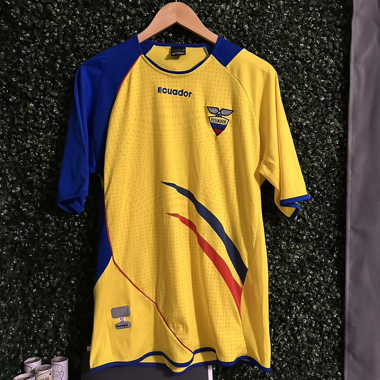 Vintage/ Y2K bootleg Ecuador soccer jersey Super... - Depop