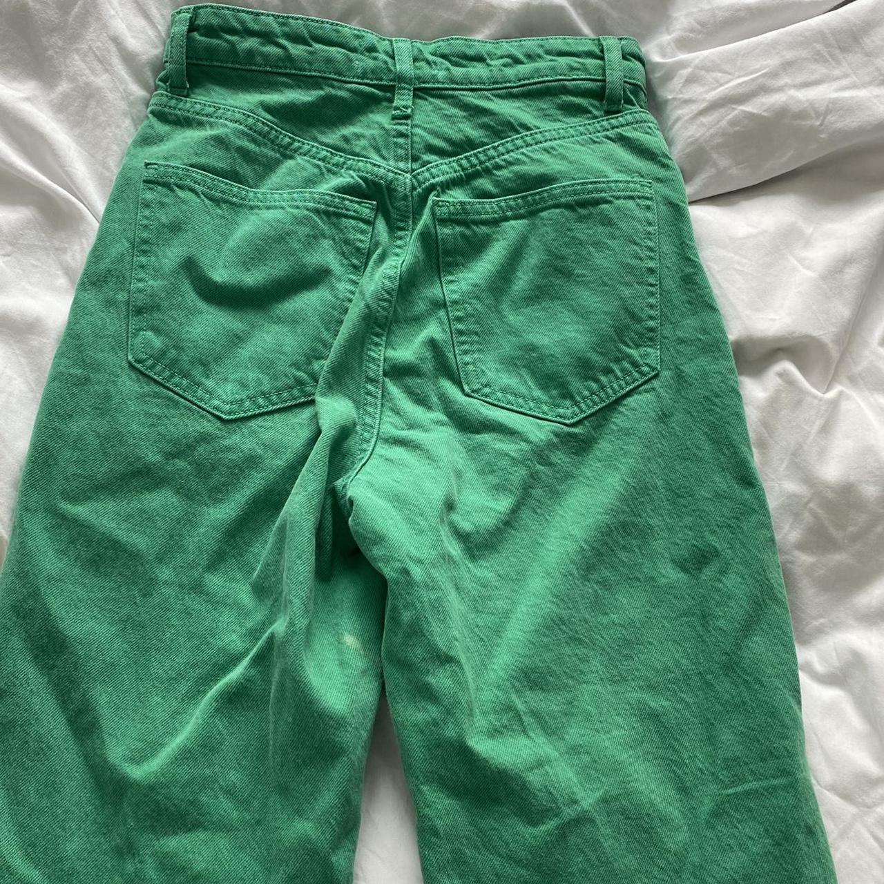 zara-women-s-green-and-white-jeans-depop