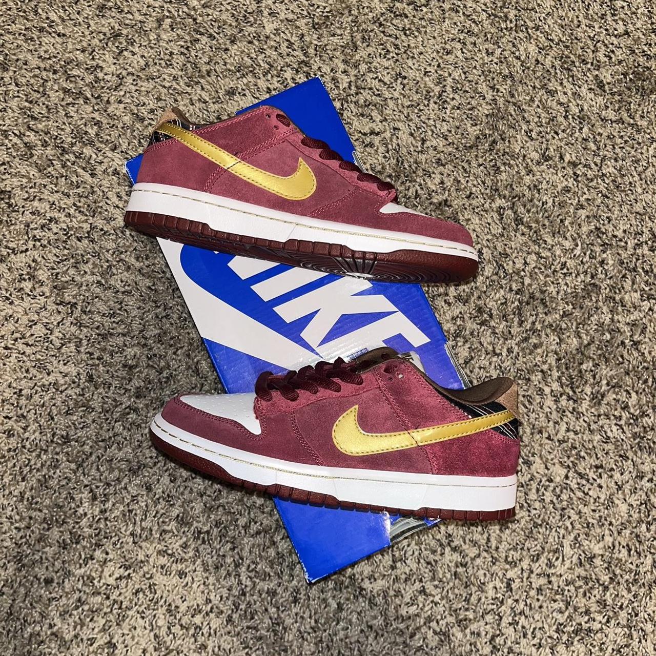 Ron burgundy nike sales sb