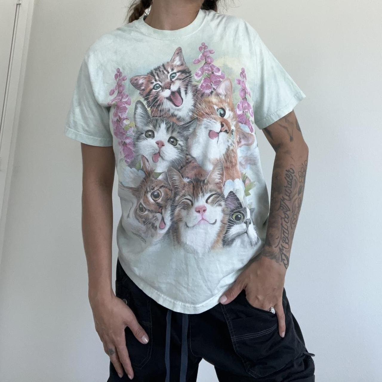 The cutest kitty the mountain t shirt! The design is... Depop