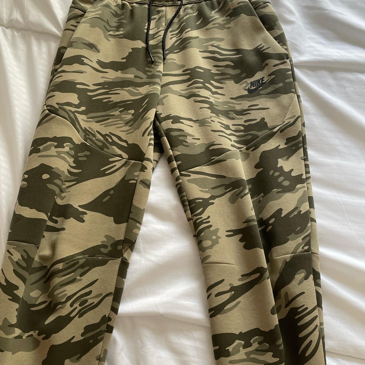 mens khaki nike joggers