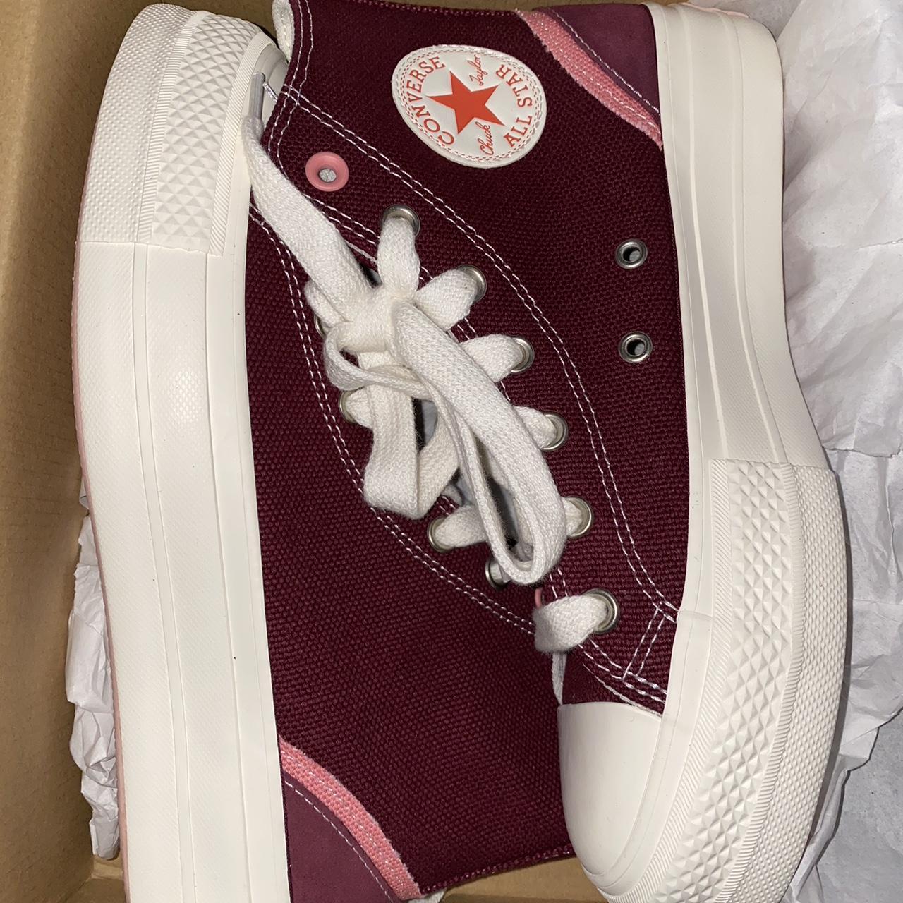 Maroon vs outlet burgundy converse