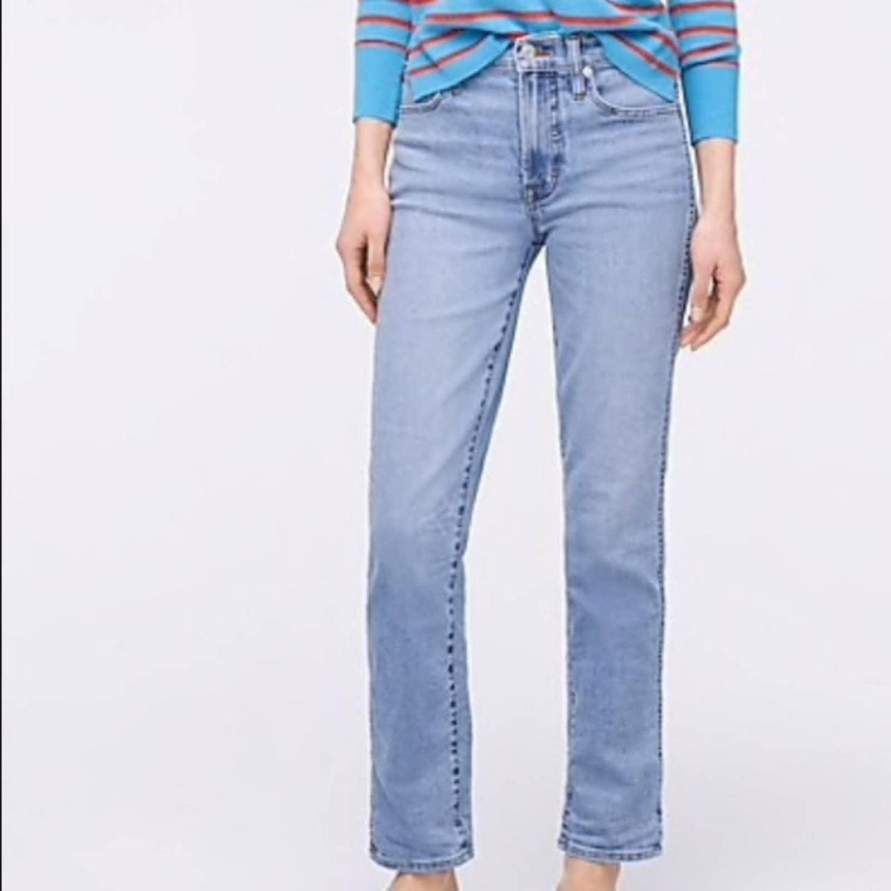 Side Slit Hem Hight Rise Straight Jeans.