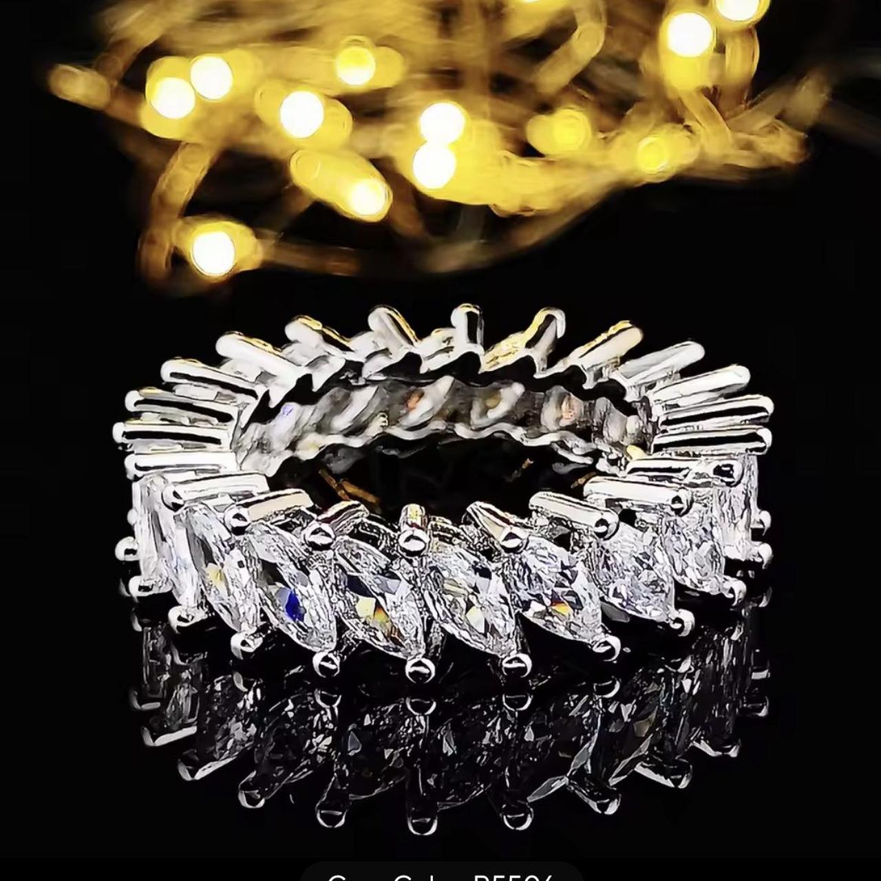 Women's Ring - Silver – Beautiful Simulated Diamo… - image 1
