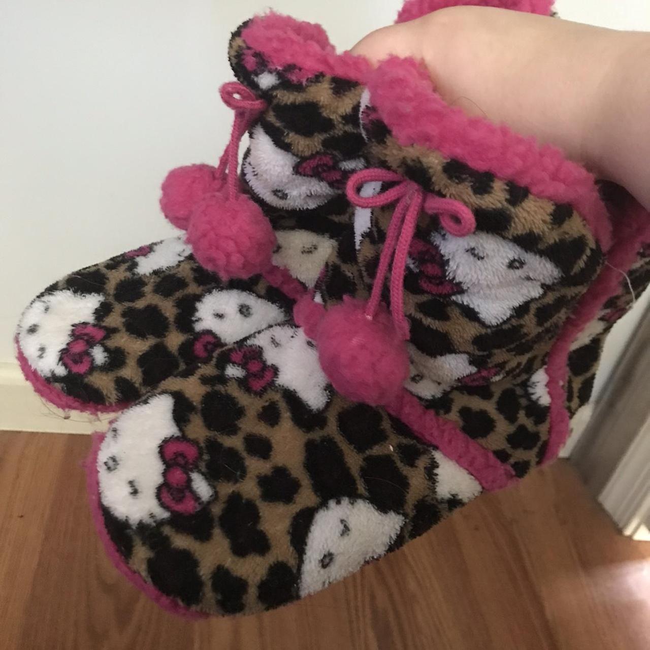 Hello Kitty Women's Pink and Black Slippers Depop