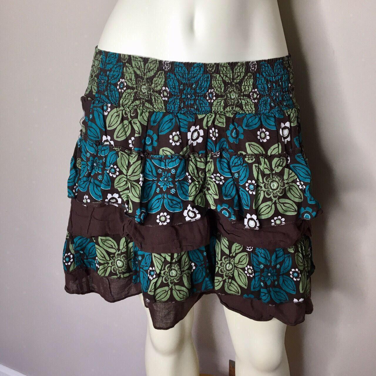 Vintage 2000s green garden floral tiered skirt 🍃... - Depop