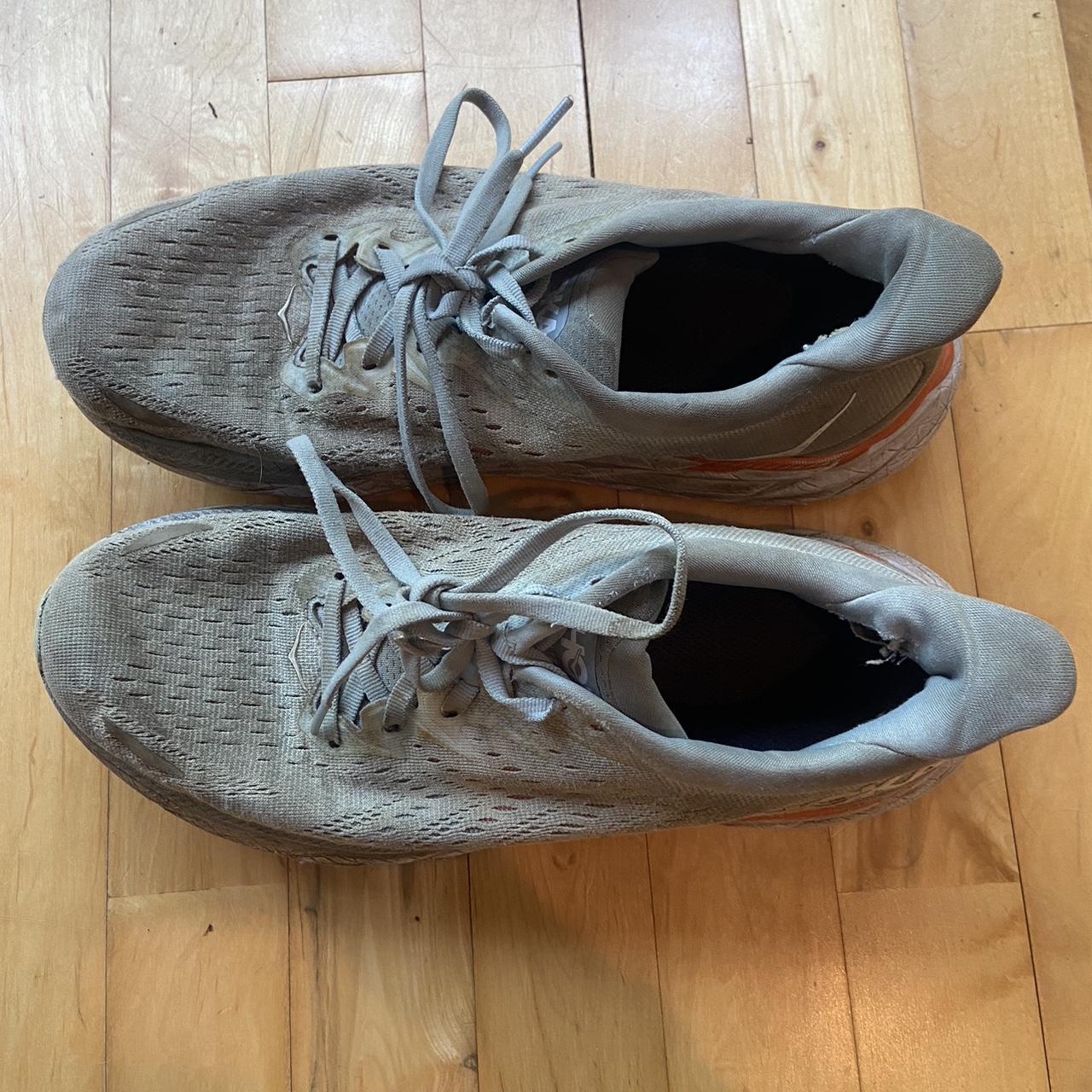 HOKA!! Size 8.5 Women’s Hoka Clifton 8 Running shoe.