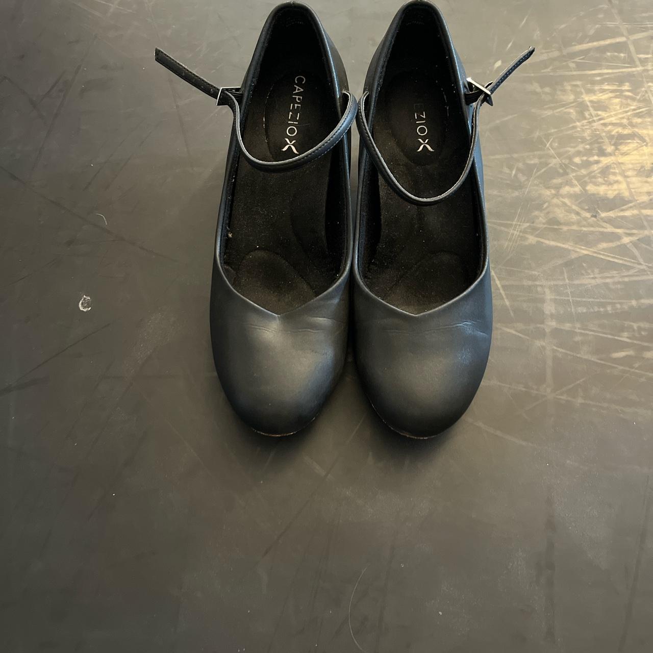 Capezio Women's Black Balletshoes Depop