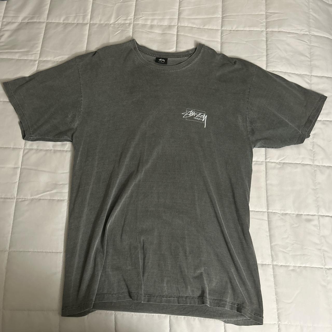 Stüssy Men's Grey T-shirt | Depop