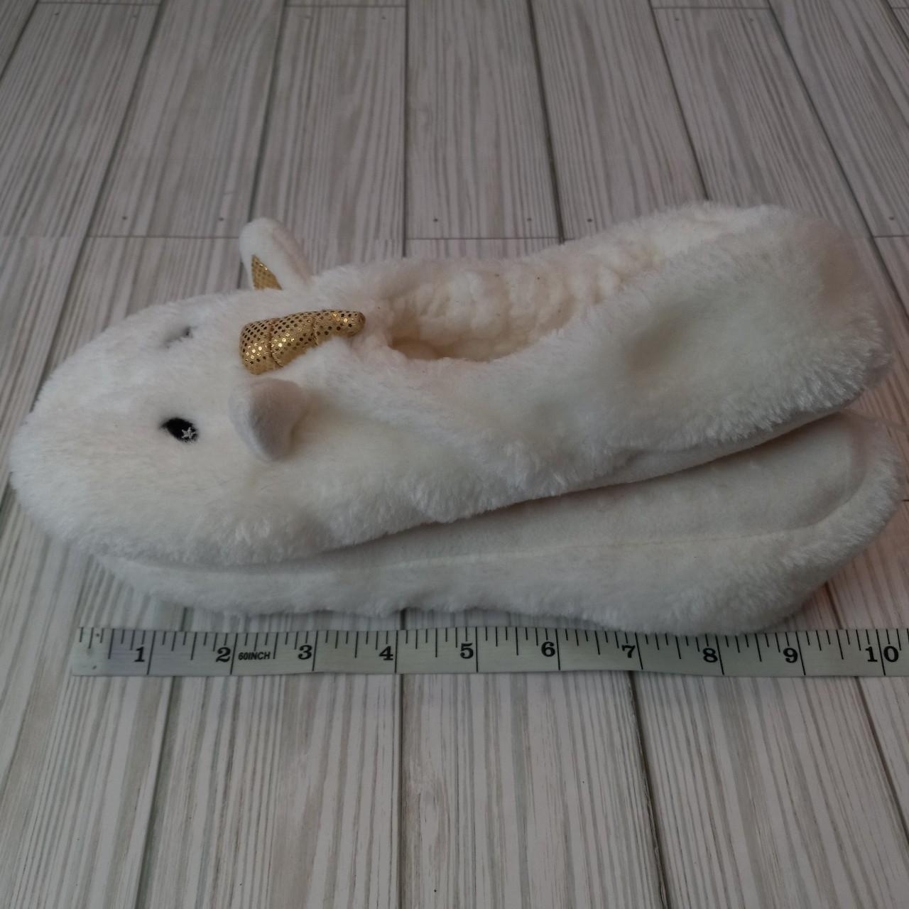 Xhilaration plush sale slippers