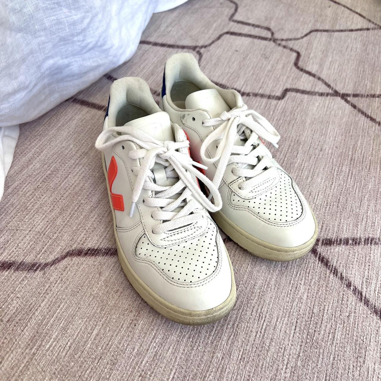 Womens Veja V 10 Lace Up Sneakers In EU Size 36 Depop