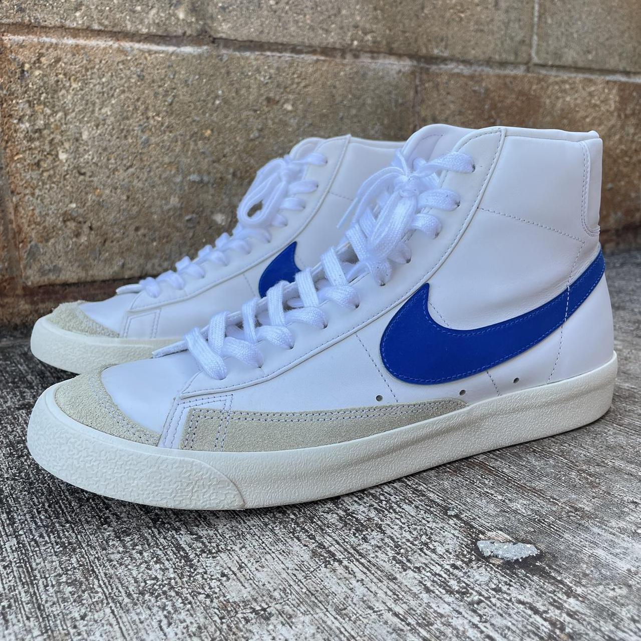Nike Men's White and Blue Trainers