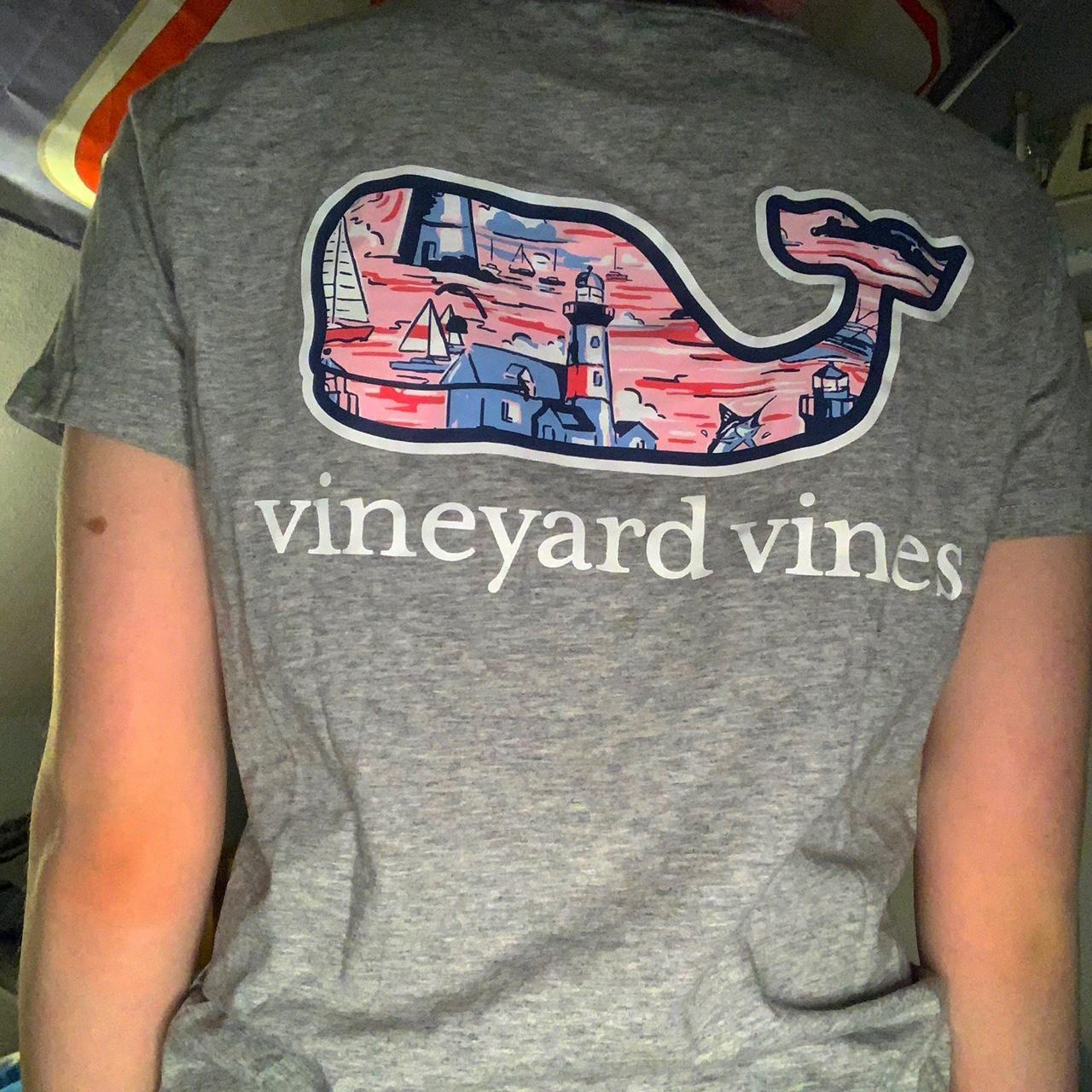 Red/pink boston vineyard vines t shirt size small - Depop