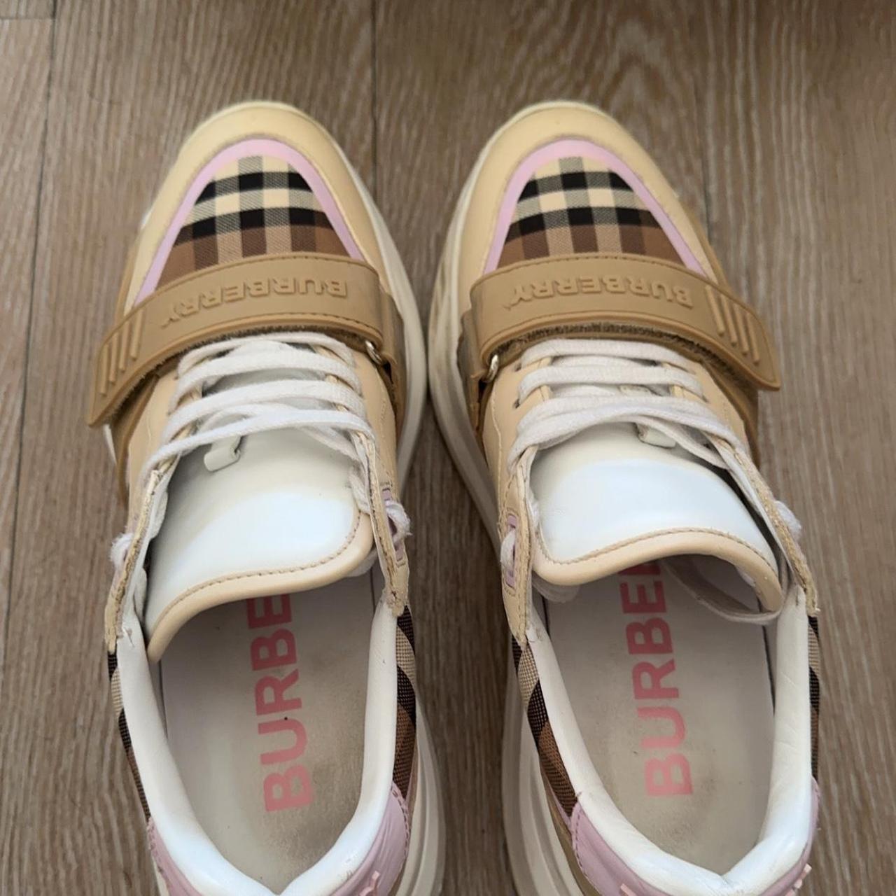 スニーカー Burberry Neptune Sneakers - Burberry - Synthetic - Pink Burberry trainers - pink & tan Worn no more than 5 | Depop