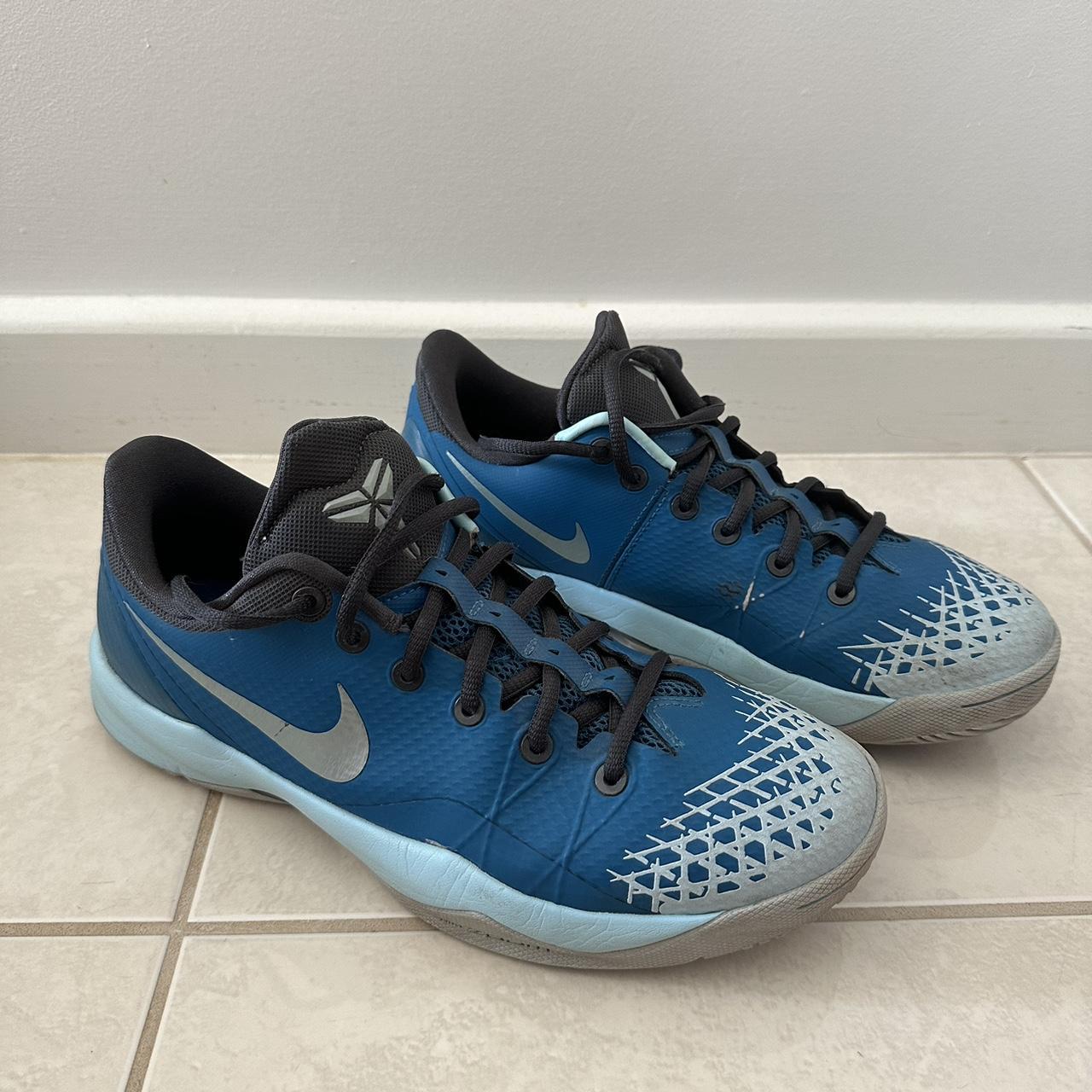 Nike Kobe Venomenon Glacier Ice Minor scuffs Depop
