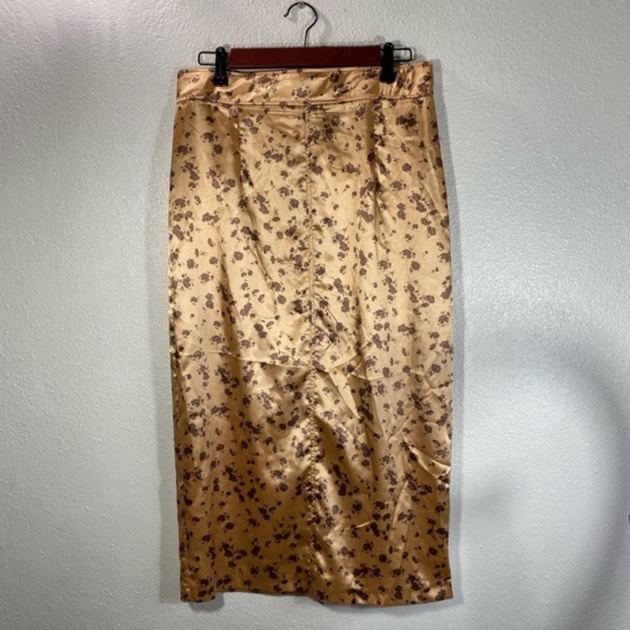 Zara Women's Tan Skirt Depop