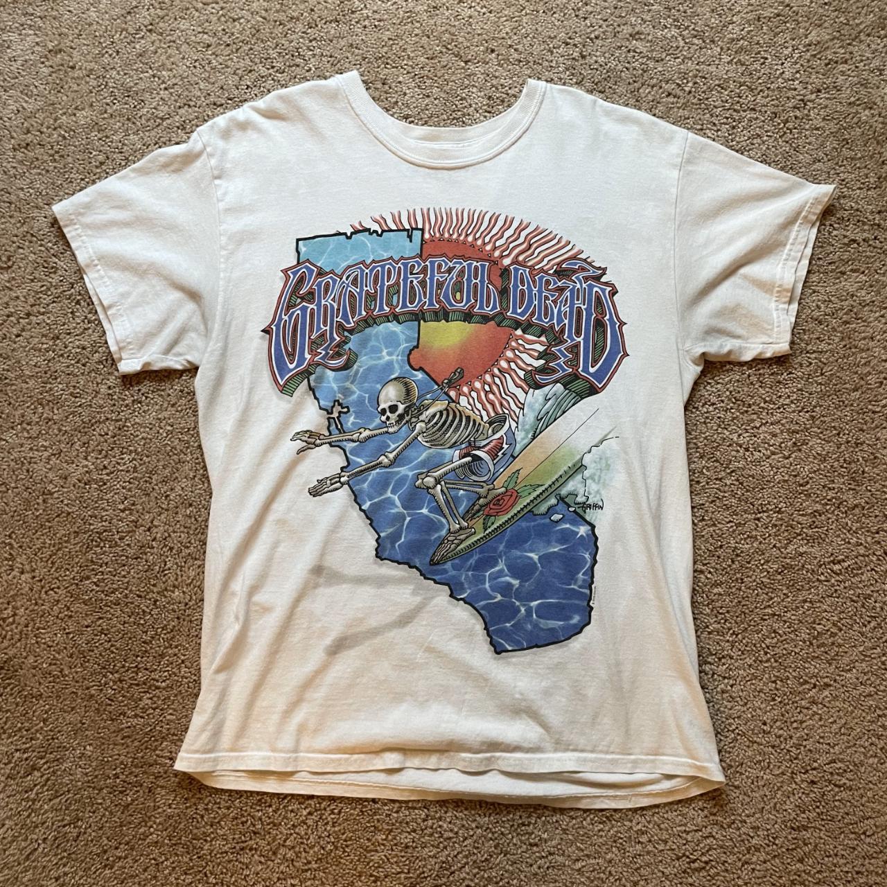 liquid blue Men’s White and Blue T-shirt | Depop