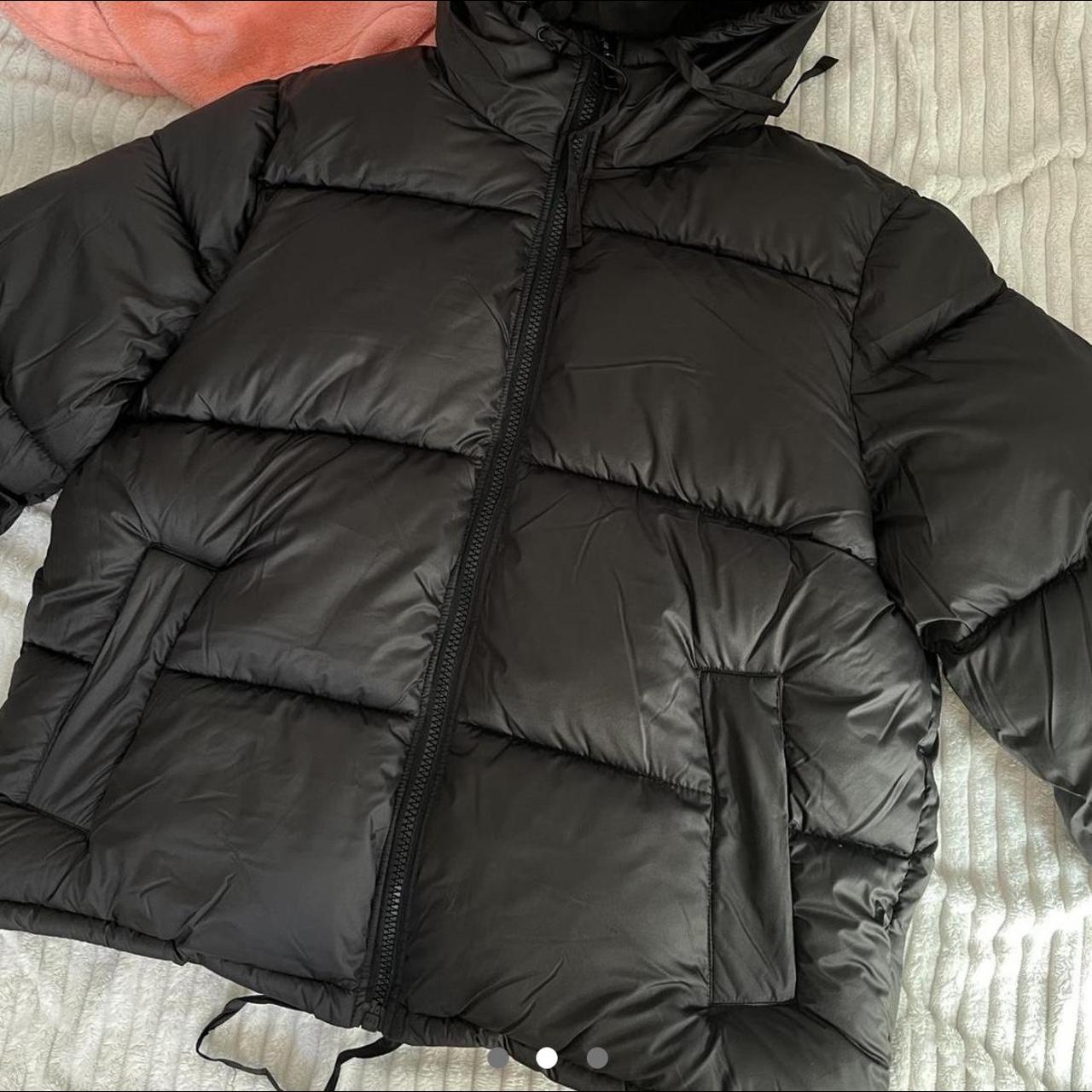 brand new h&m puffer coat. Size M, but will fit... - Depop