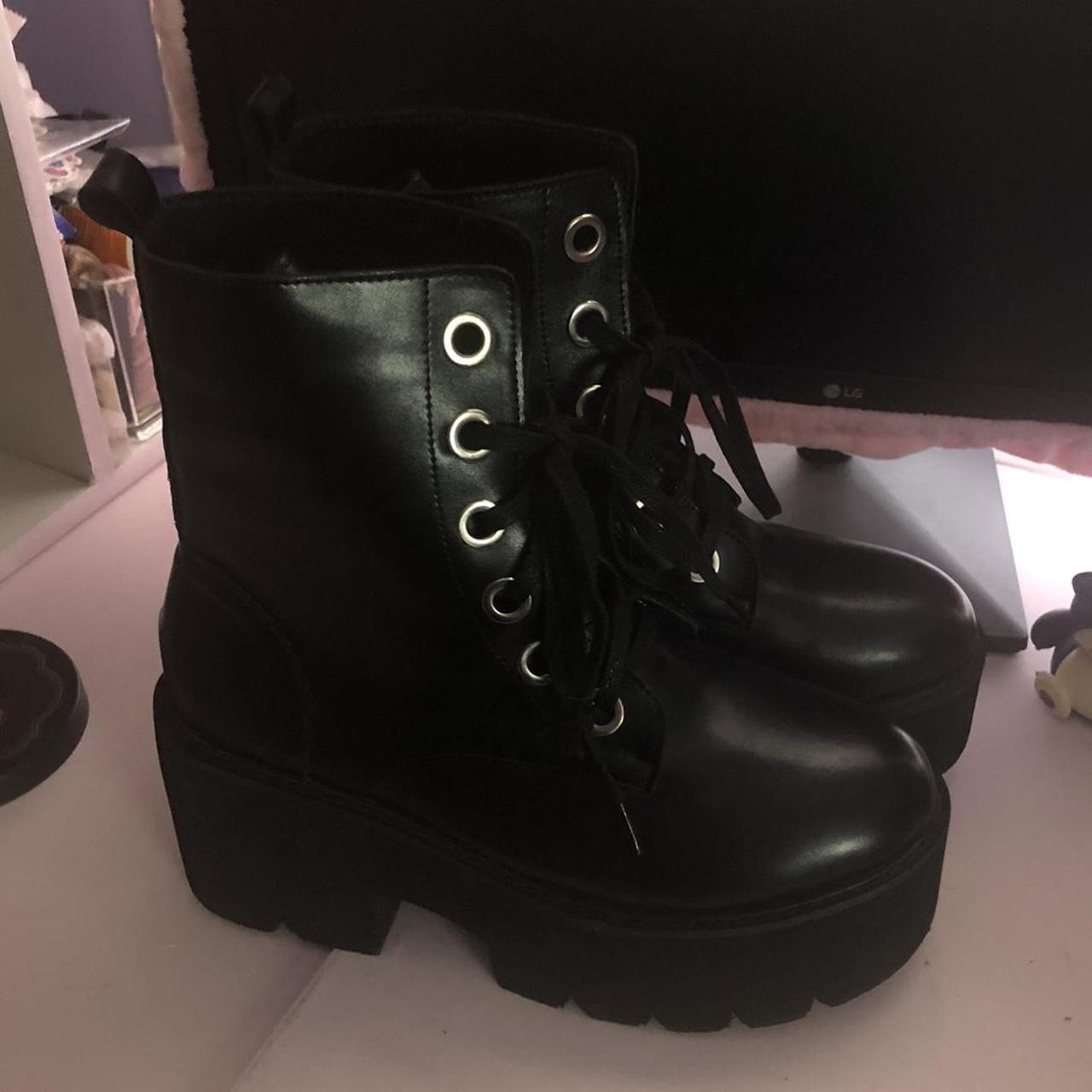 lace up platform boots