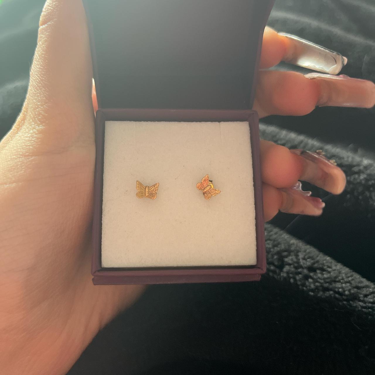 item listed by finalgrlsyndr0me