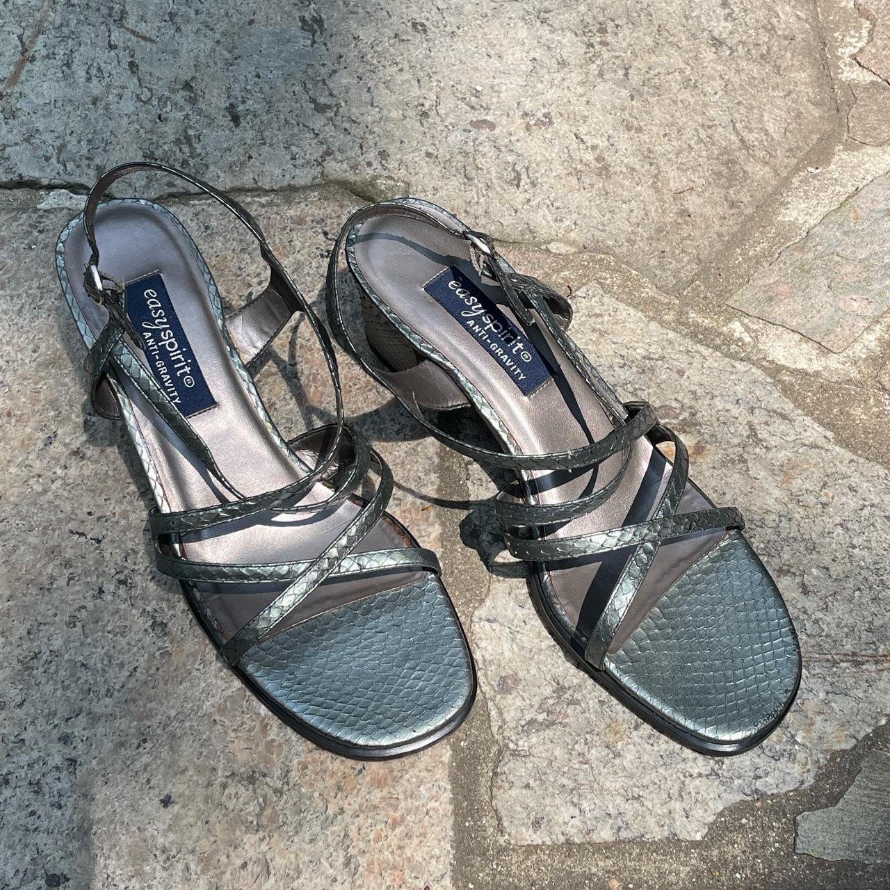 Easy spirit hot sale silver sandals