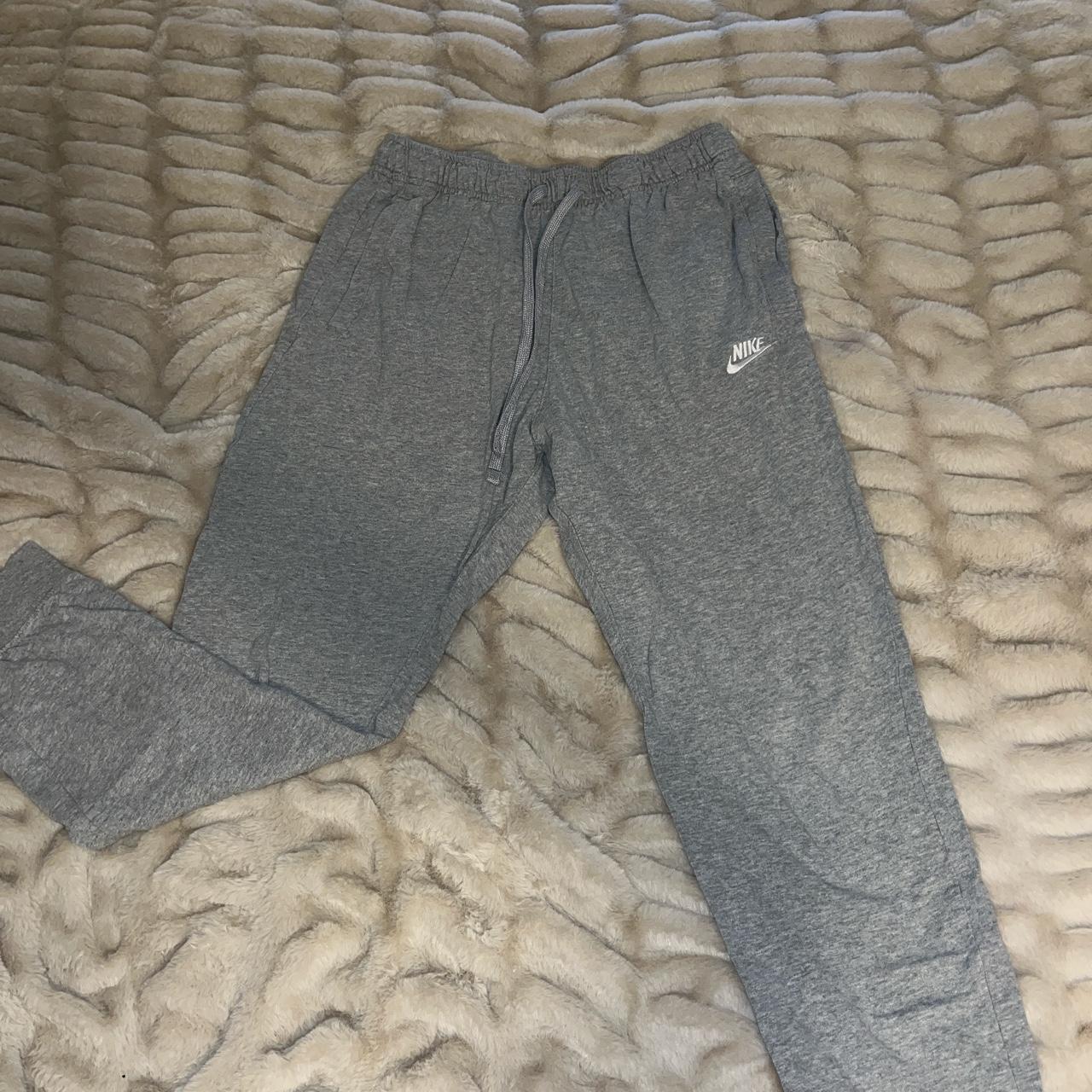 Size small grey Nike sweatpants - Depop