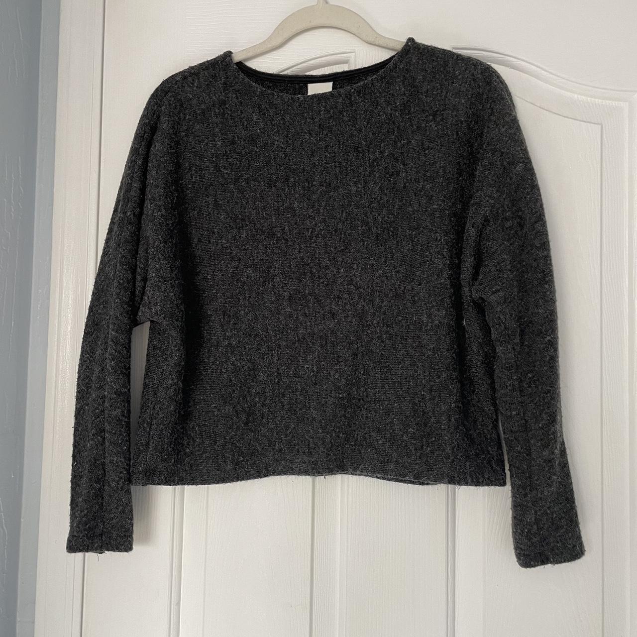 H&M grey cropped sweater - Depop