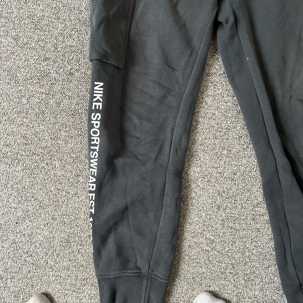 mens black nike cargo joggers