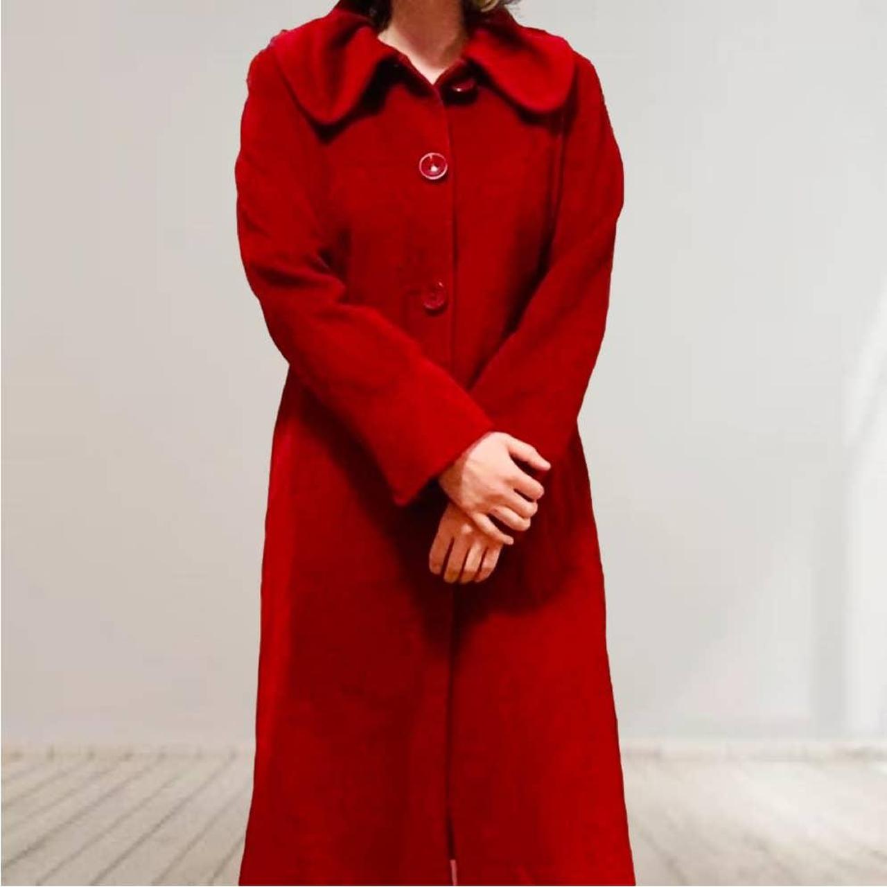 Ellen Tracy Women's Red Coat | Depop