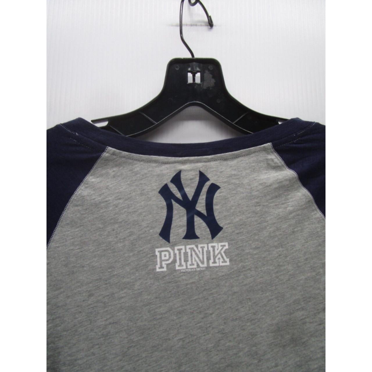 Women's Nike New York Yankee's Tee Size Large - Depop