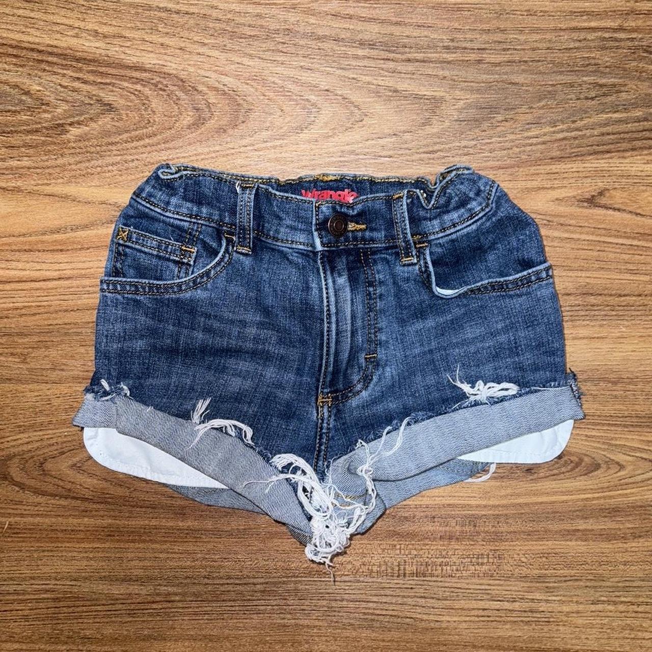 item listed by sanaicloset
