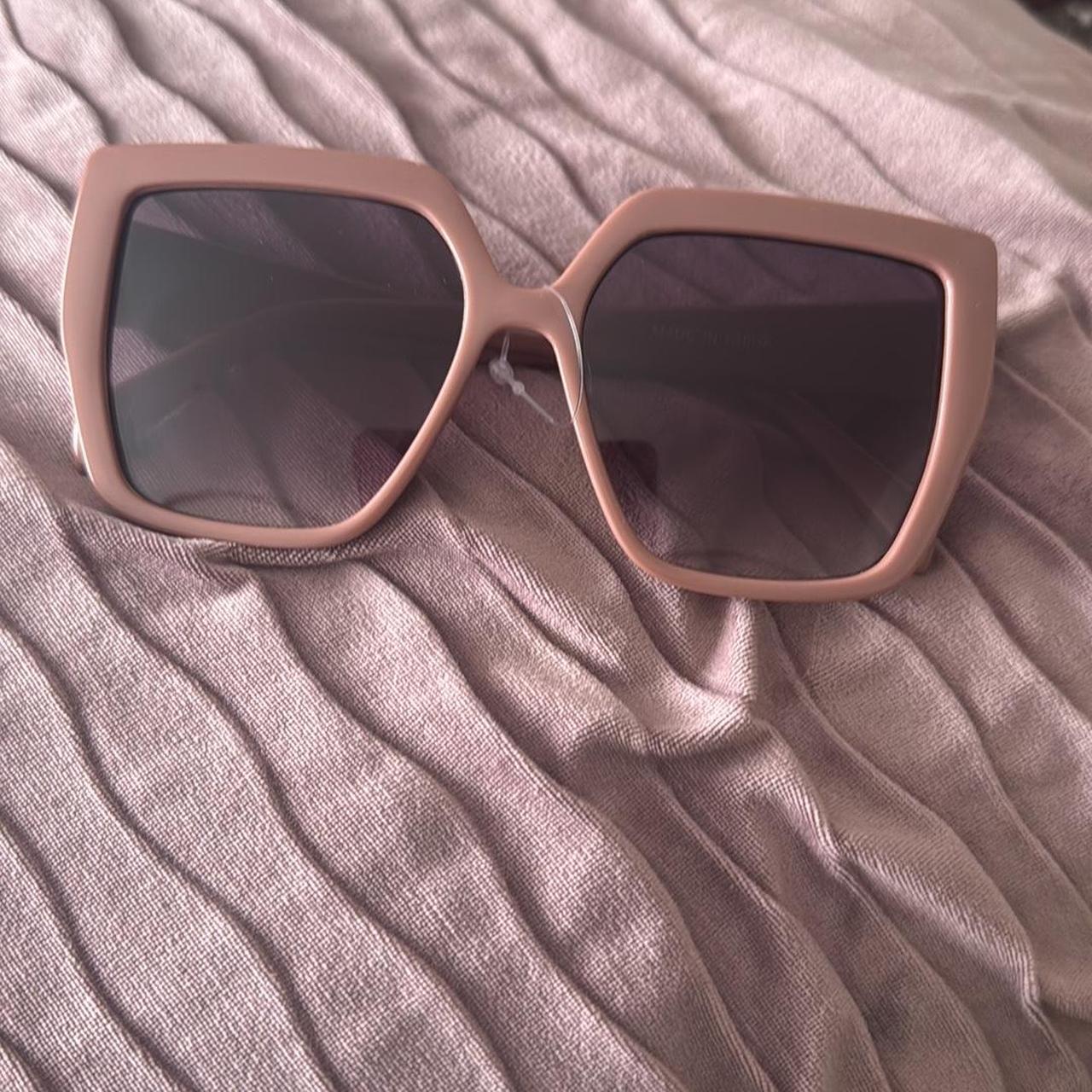 item listed by sanaicloset